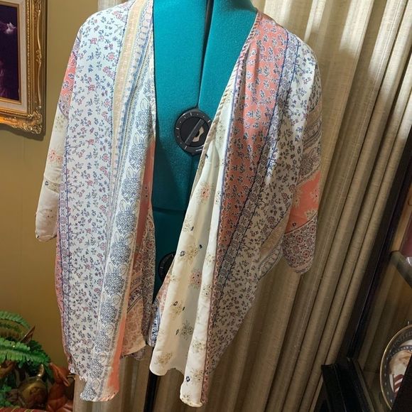 Liberty Love Sheer Open Front top - Really Cute On - Picture 1 of 4